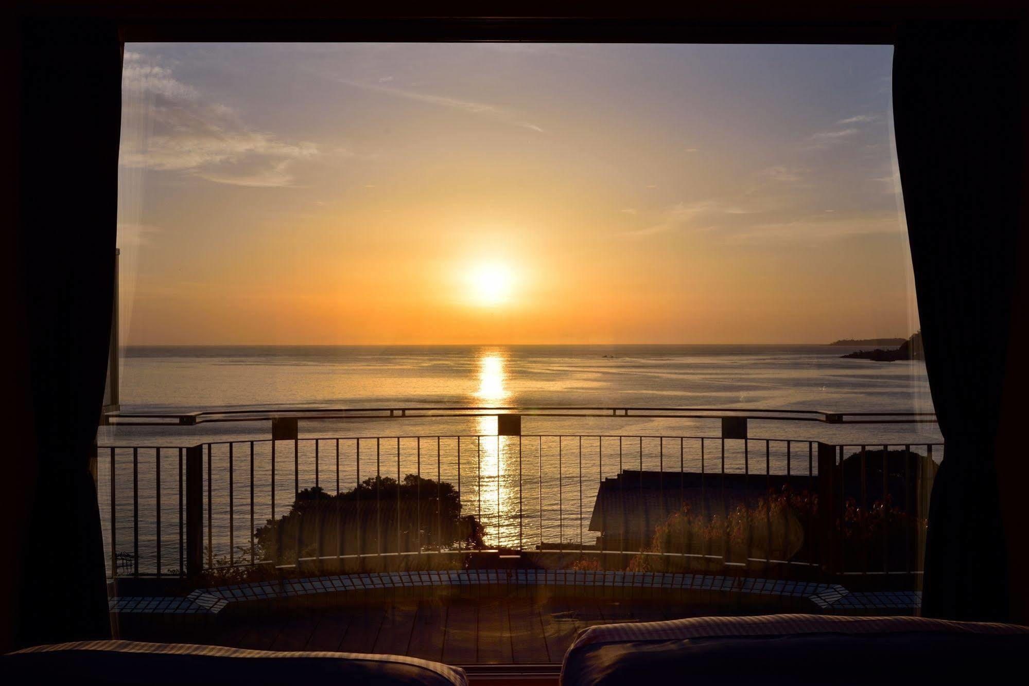 Auberge Fontaine Bleau Atami Atami  Bagian luar foto